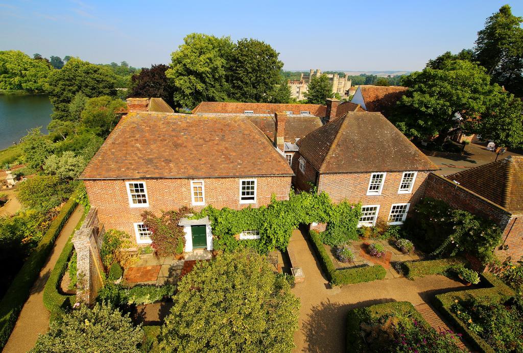 Leeds Castle Stable Courtyard Bed And Breakfast Maidstone Exterior foto