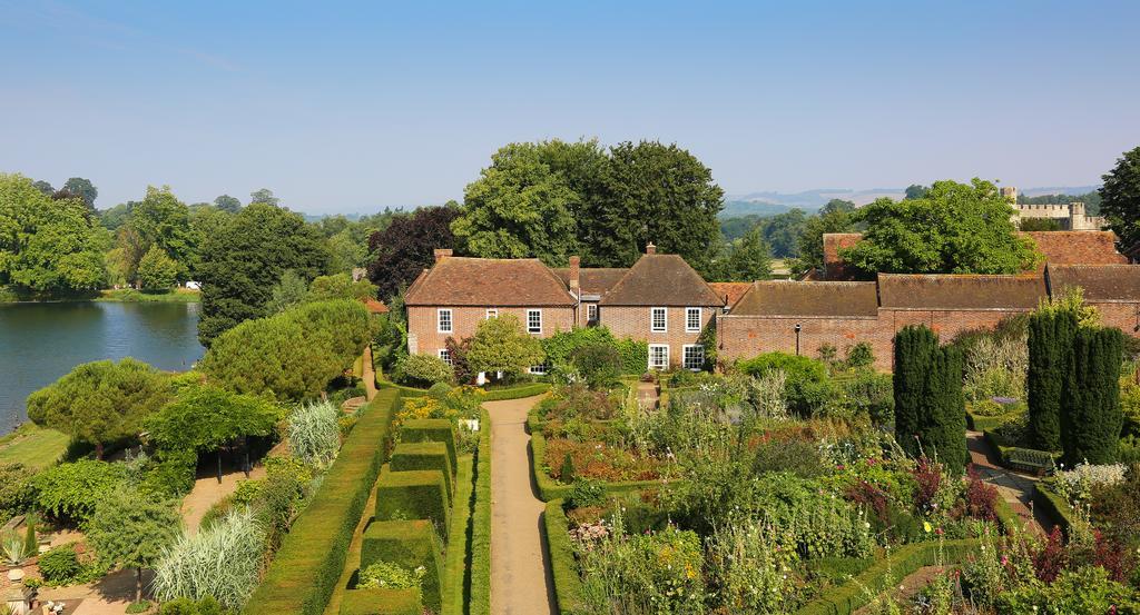 Leeds Castle Stable Courtyard Bed And Breakfast Maidstone Exterior foto