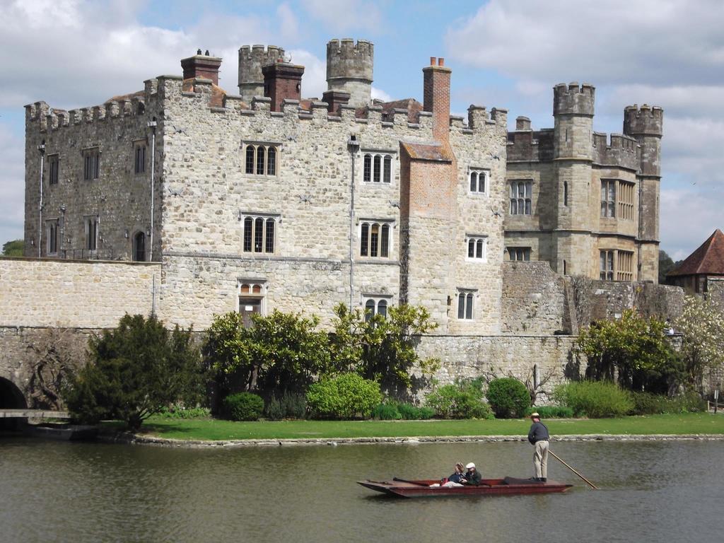Leeds Castle Stable Courtyard Bed And Breakfast Maidstone Exterior foto